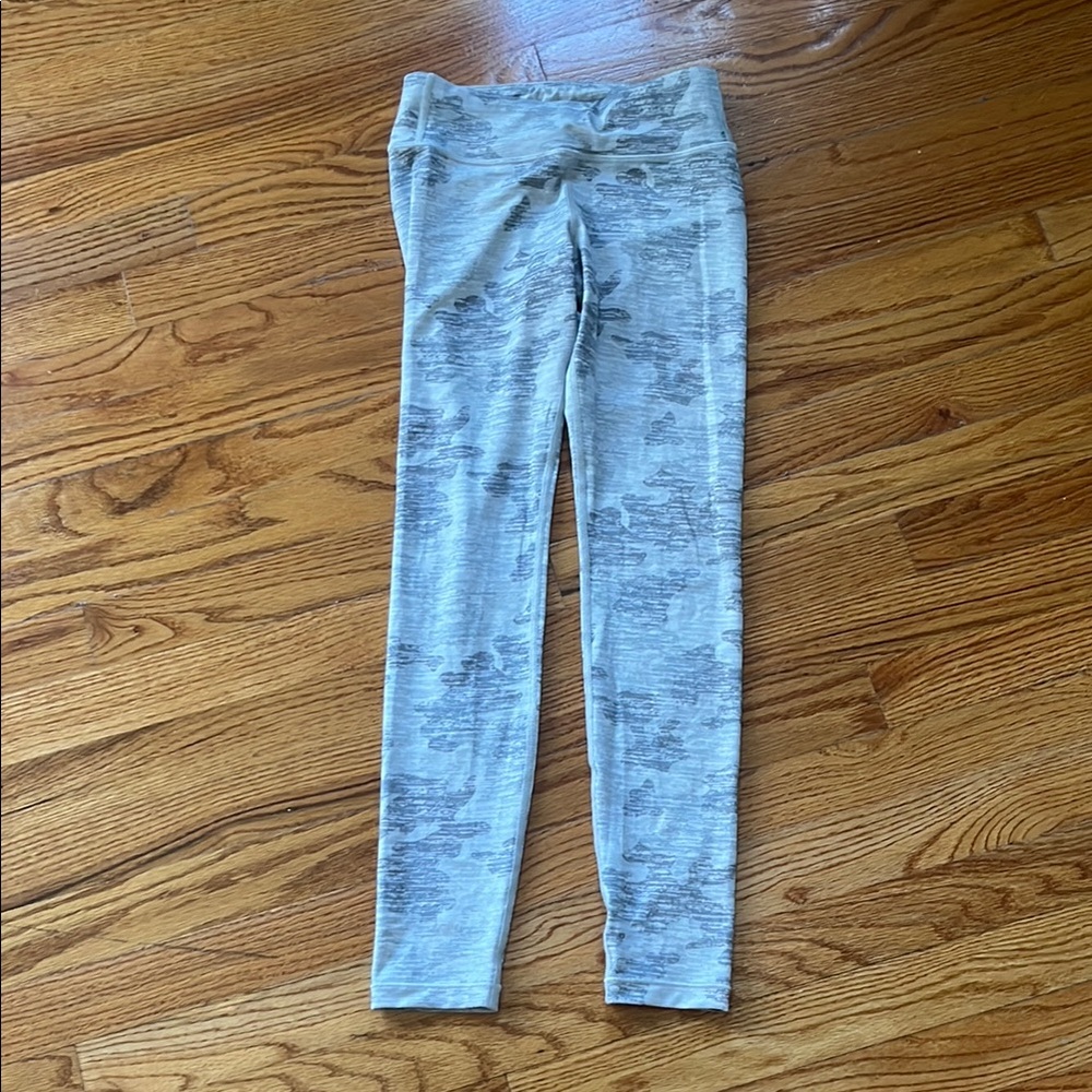 Athleta Girl Gray Camouflage Patterned Leggings girls size L (12)